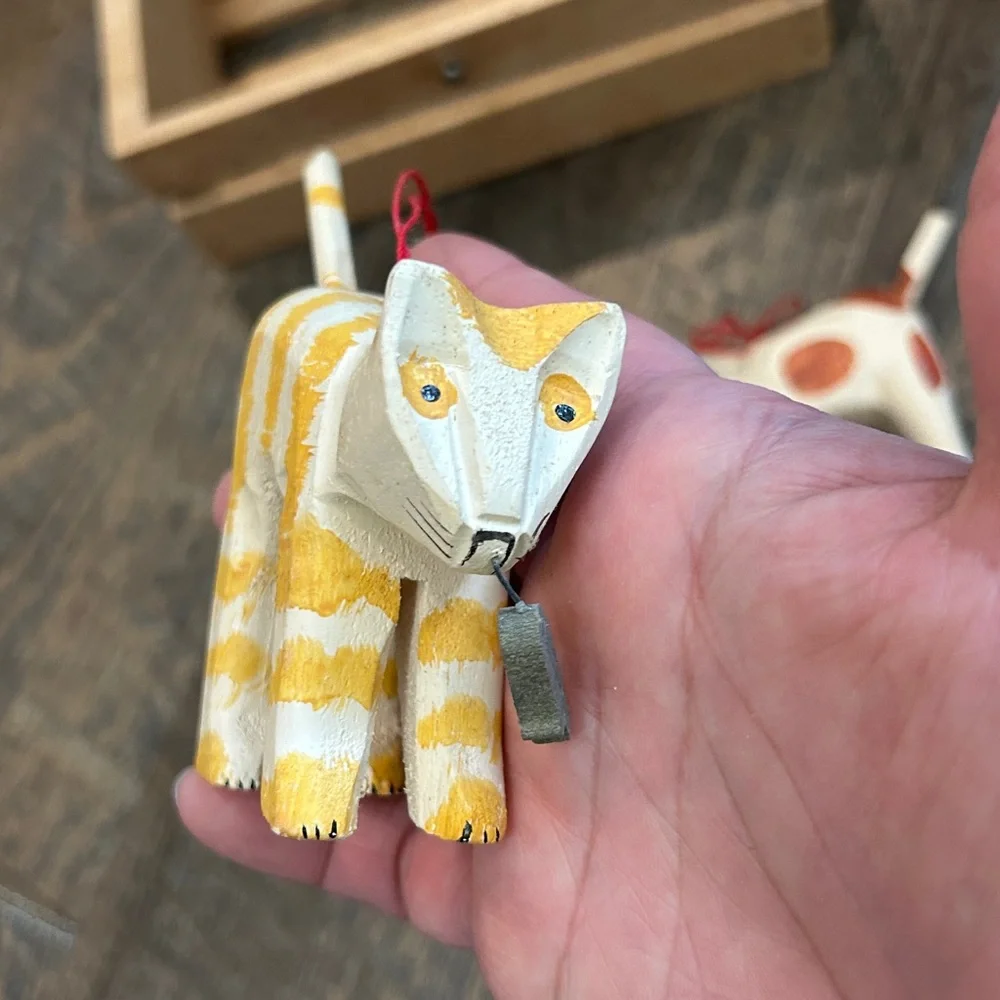 Vtg Silvestri Carved Wooden Brown Spotted Dog striped Cat Hand Painted Ornaments